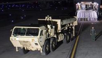韓國民眾再次阻攔“薩德”部署地施工車輛