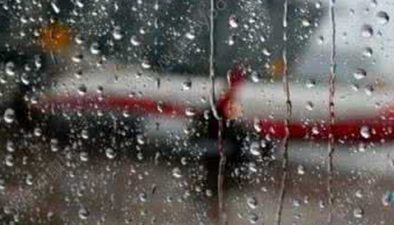 下雨航班易延誤 旅客遇事需冷靜