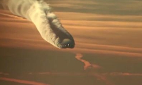 俄羅斯：客機邊飛邊“冒煙” 萬米高空的奇異景象