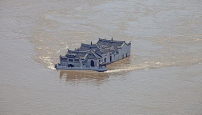 震撼航拍：湖北鄂州觀音閣在洪水中安然無恙