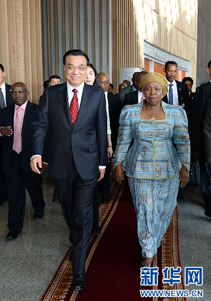 5月5日，國務院總理李克強在亞的斯亞貝巴非洲聯盟總部會見非盟委員會主席祖馬。 新華社記者李濤攝