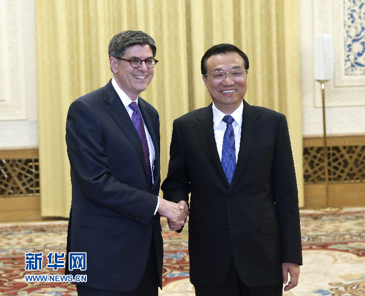 5月13日，國務院總理李克強在北京人民大會堂會見美國總統特別代表、財政部長雅各布·盧。 新華社記者龐興雷攝