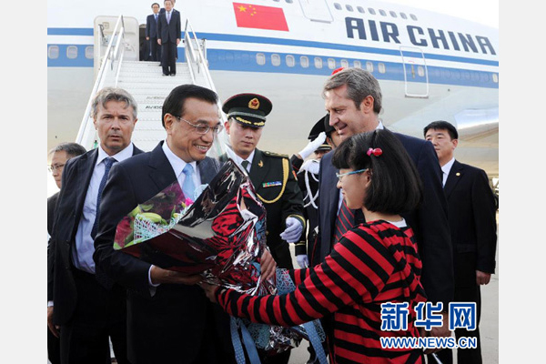 10月14日，國務院總理李克強乘專機抵達羅馬，開始對意大利進行正式訪問。新華社記者 饒愛民 攝