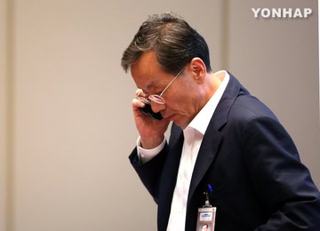 韓國青瓦臺民政首席秘書官金英漢“抗命辭職”