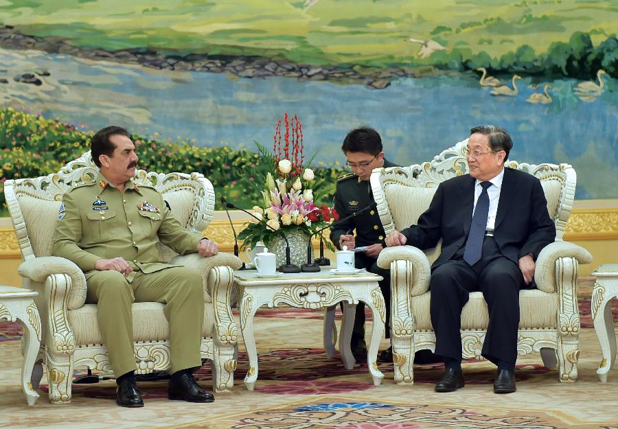 1月26日，中國全國政協主席俞正聲在北京人民大會堂會見來訪的巴基斯坦陸軍參謀長拉希勒。 新華社記者李濤攝