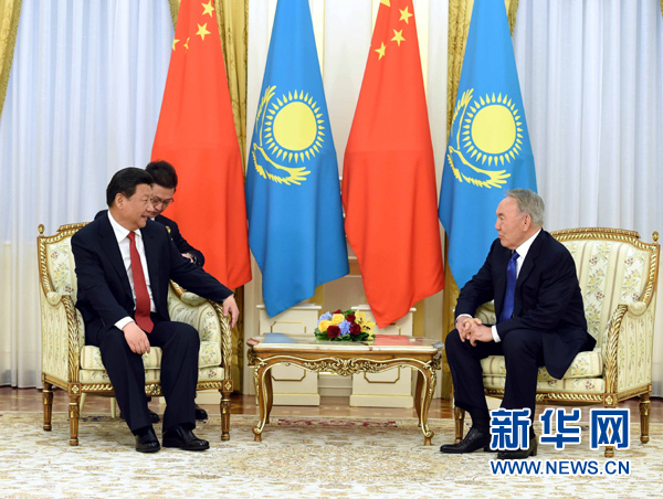 5月7日，國家主席習近平在阿斯塔納同哈薩克斯坦總統納扎爾巴耶夫舉行會談。 新華社記者 饒愛民 攝