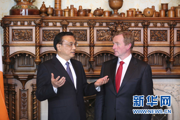 當地時間5月17日下午，中國國務院總理李克強在香農同愛爾蘭總理肯尼會談後共同會見記者。 新華社記者丁林攝 