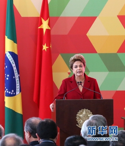 當地時間5月19日，中國國務院總理李克強在巴西利亞同巴西總統羅塞夫舉行會談後共同會見記者。 新華社記者 龐興雷 攝 