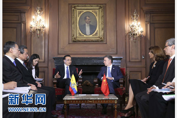 當地時間5月21日下午，中國國務院總理李克強在波哥大總統府同哥倫比亞總統桑托斯舉行會談。 新華社記者丁林攝