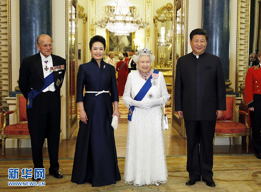 10月20日，國家主席習近平在倫敦白金漢宮出席英國女王伊麗莎白二世舉行的歡迎晚宴。 新華社記者 鞠鵬 攝