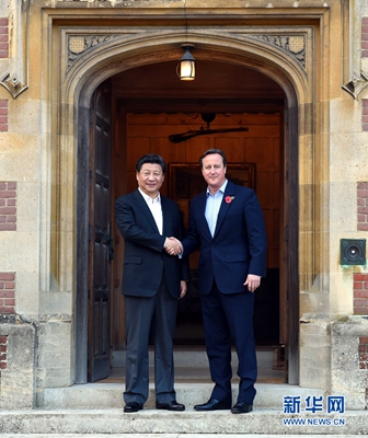 10月22日，國家主席習近平在契克斯首相鄉間別墅同英國首相卡梅倫再次會晤。 新華社記者 饒愛民 攝