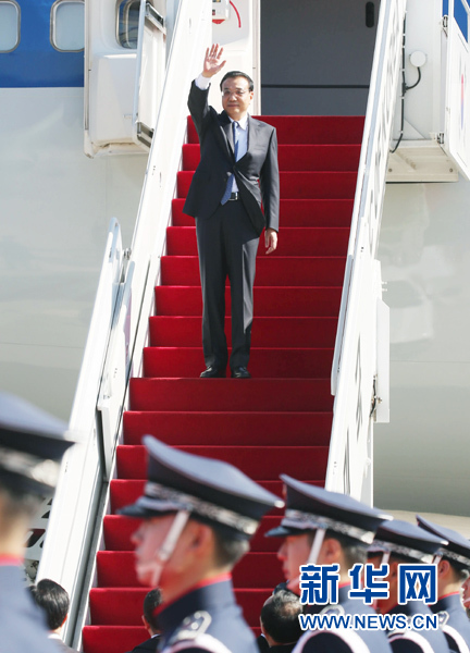 10月31日，應韓國總統樸槿惠邀請，中國國務院總理李克強乘專機抵達韓國首爾城南機場，開始對韓國進行正式訪問。 新華社記者 姚大偉 攝
