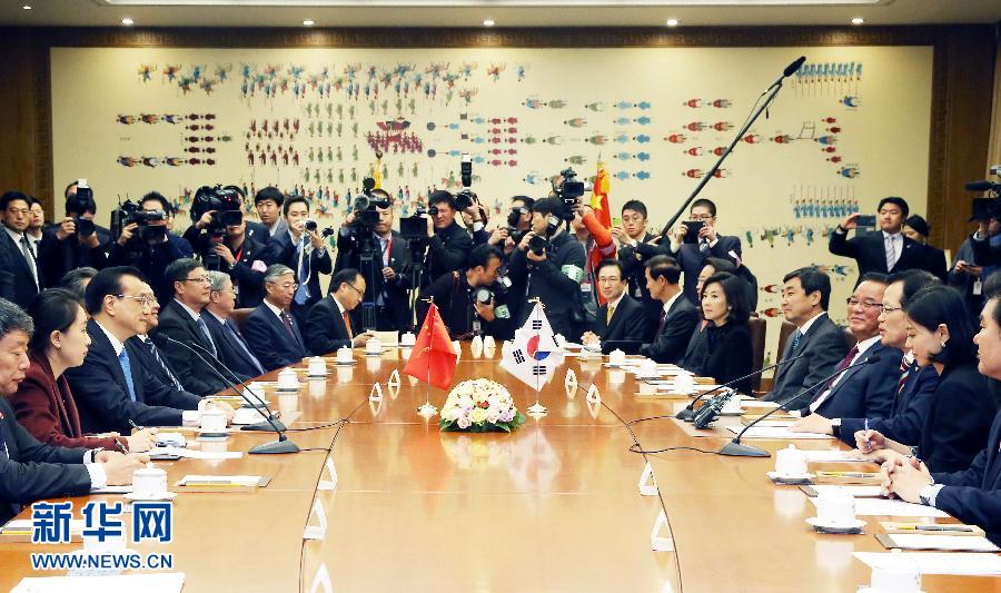 11月1日，國務院總理李克強在首爾國會議事堂會見韓國國會議長鄭義和。 新華社記者 姚大偉 攝