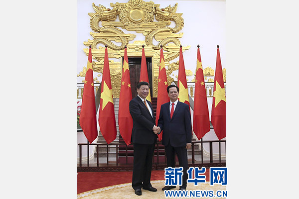 11月5日，中共中央總書記、國家主席習近平在河內同越南總理阮晉勇舉行會談。 新華社記者 蘭紅光 攝