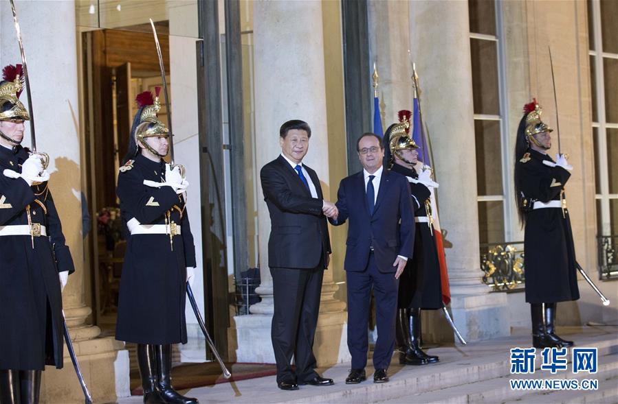 11月29日，國家主席習近平在巴黎會見法國總統奧朗德。 新華社記者黃敬文 攝 