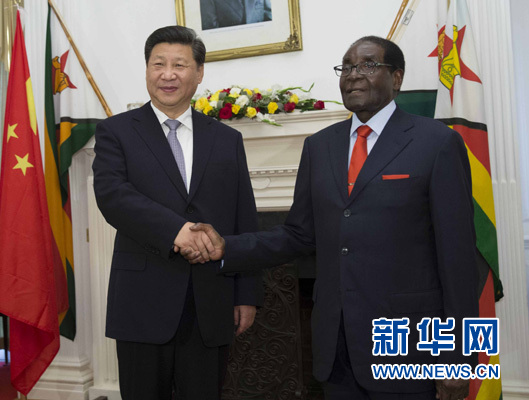 12月1日，國家主席習近平在哈拉雷同津巴布韋總統穆加貝舉行會談。 新華社記者 黃敬文 攝 