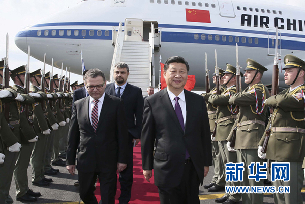 3月28日，國家主席習近平乘專機抵達布拉格，開始對捷克共和國進行國事訪問。新華社記者 蘭紅光 攝