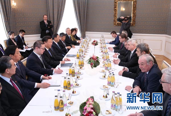 3月29日，國家主席習近平在布拉格會見捷克參議院主席什捷赫。 新華社記者 龐興雷 攝
