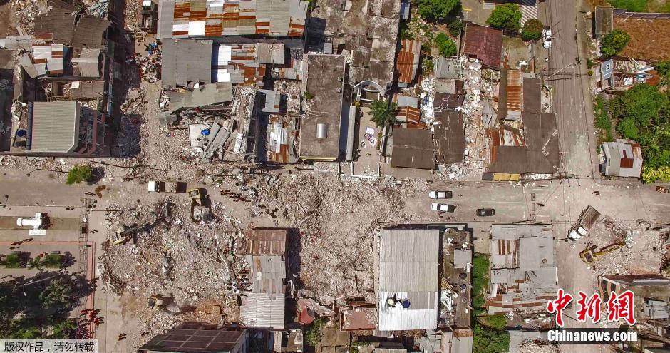 航拍厄瓜多地震災區