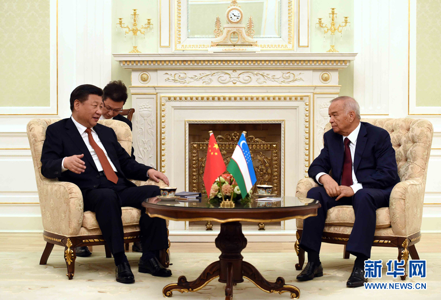 6月22日，國家主席習近平在塔什幹庫克薩萊國賓館同烏茲別克斯坦總統卡裏莫夫舉行會談。 新華社記者饒愛民攝