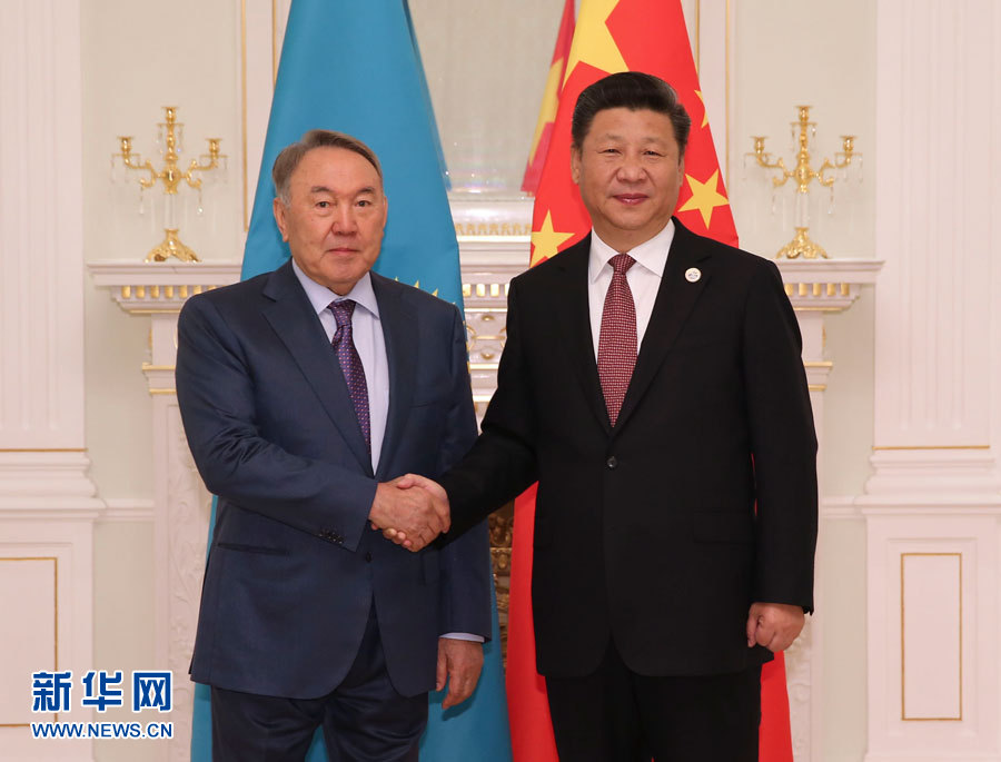  6月24日，國家主席習近平在塔什幹會見哈薩克斯坦總統納扎爾巴耶夫。 新華社記者 蘭紅光 攝 