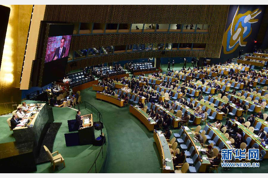 9月21日，國務院總理李克強在紐約聯合國總部出席第71屆聯合國大會以“可持續發展目標：共同努力改造我們的世界”為主題的一般性辯論並發表題為《攜手建設和平穩定可持續發展的世界》的重要講話。新華社記者 張鐸 攝 