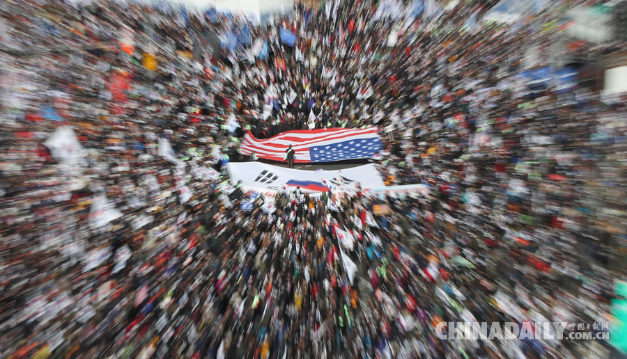 韓國樸槿惠支援者舉美國國旗集會示威