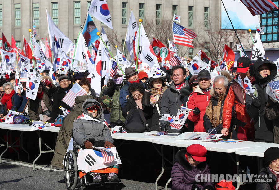 韓國樸槿惠支援者舉美國國旗集會示威