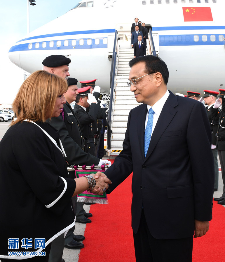 當地時間6月1日晚，國務院總理李克強乘專機抵達布魯塞爾國際機場，出席第十九次中國－歐盟領導人會晤，並對比利時進行正式訪問。 新華社記者饒愛民 攝