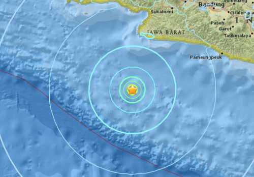 印尼西南部海域發生地震。（圖片來源：美國地質勘探局）