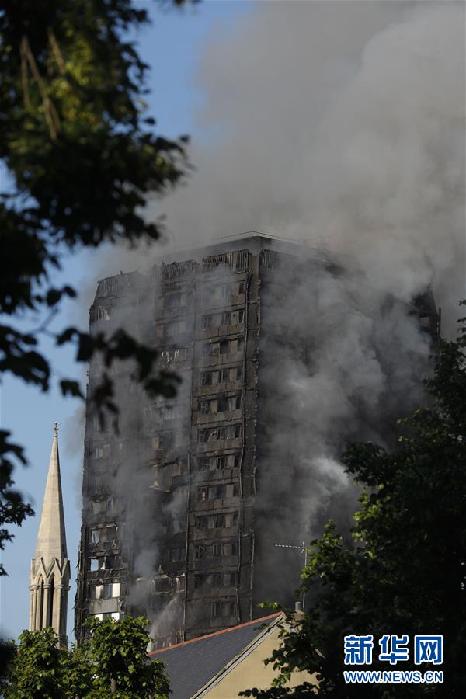 （國際）（1）倫敦一高層建築發生火災