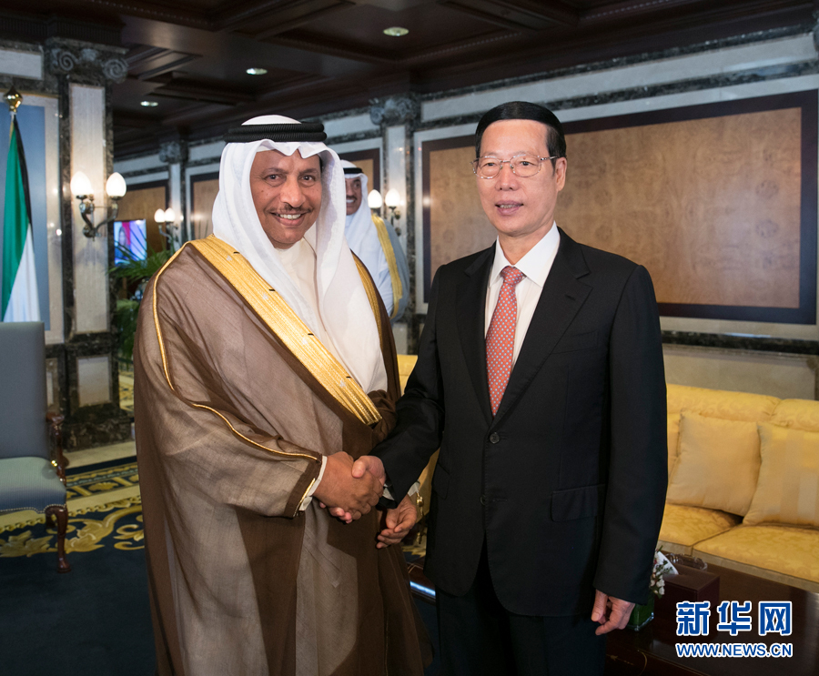 8月22日，應邀訪問科威特的中共中央政治局常委、國務院副總理張高麗在科威特城會見科威特首相賈比爾。 新華社記者 王曄 攝