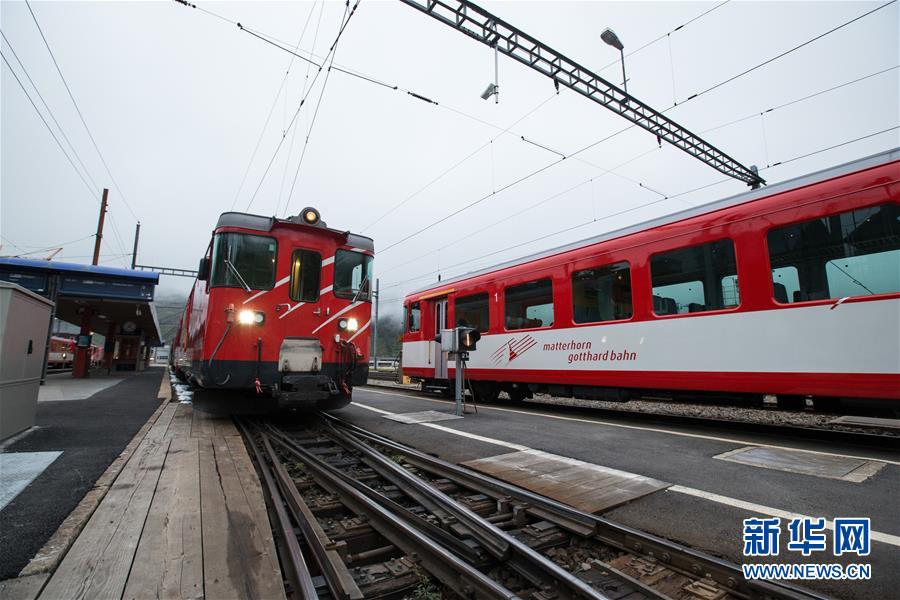 （國際）（1）瑞士兩列火車相撞約30人受傷