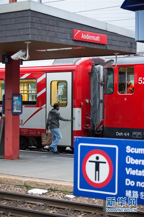 （國際）（4）瑞士兩列火車相撞約30人受傷