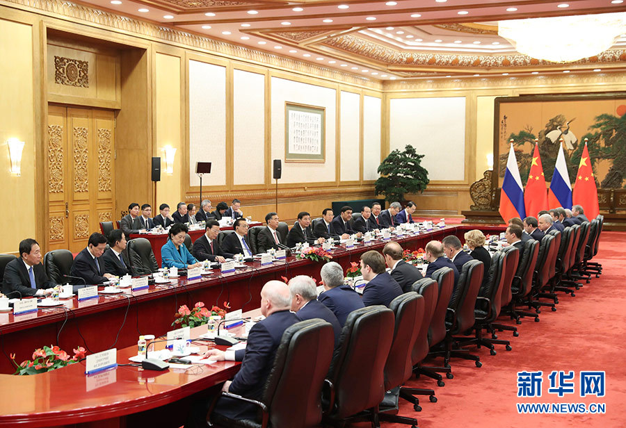 11月1日，國務院總理李克強在北京人民大會堂與俄羅斯總理梅德韋傑夫共同主持中俄總理第二十二次定期會晤。 新華社記者 龐興雷 攝  