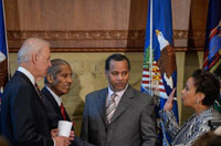 美國首名非洲裔女司法部長宣誓就職（高清組圖）