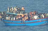 意海岸警衛隊救起一艘移民船 發現30具屍體