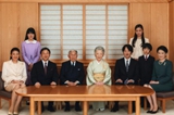 日本皇室發布2015新年全家福