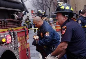 紐約一建築發生爆炸並引起火災致多人受傷