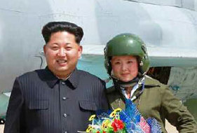金正恩接見朝鮮首批超音速戰鬥機女飛行員(組圖)