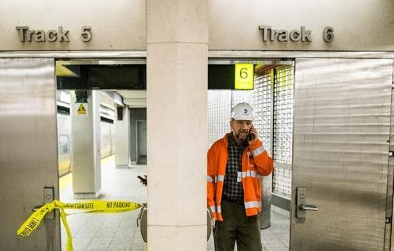 紐約一起列車出軌事故致103人受傷 高清