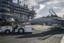 美日印三國聯合艦隊在衝繩海域舉行武力秀活動