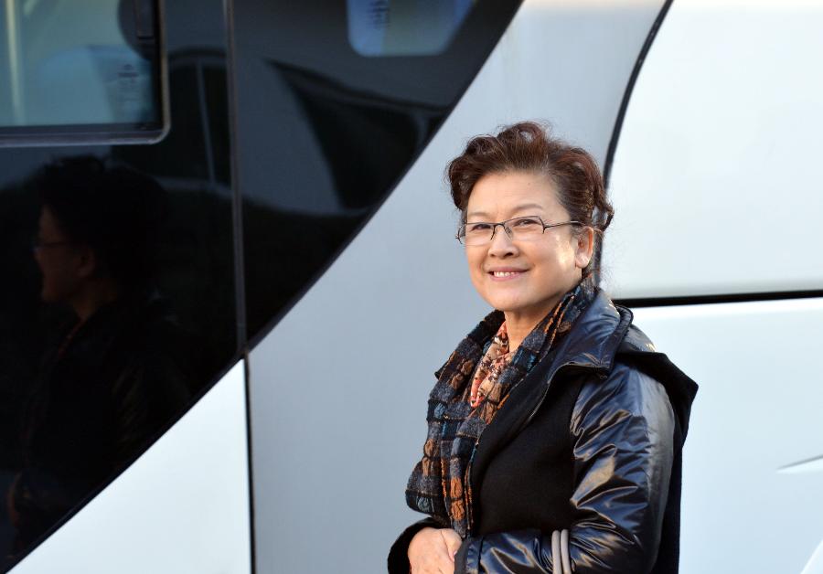 （两会）政协文艺界委员宋春丽抵达驻地