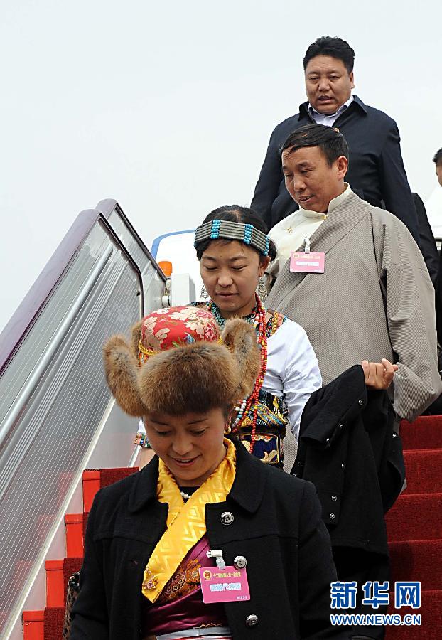 （两会）（1）西藏代表团抵京