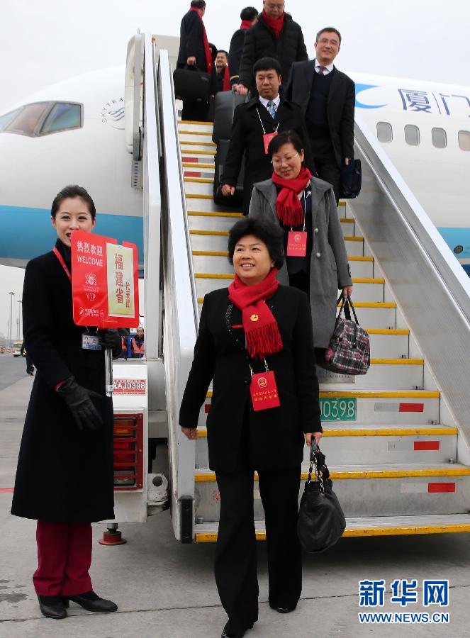 （两会）（2）福建代表团抵京