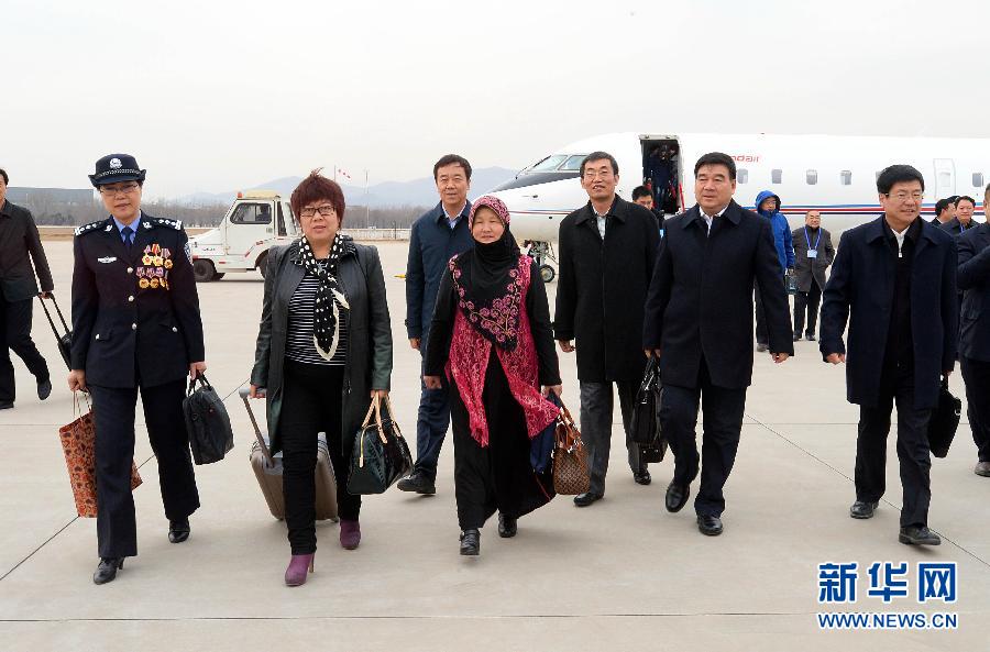 （两会）宁夏代表团抵京