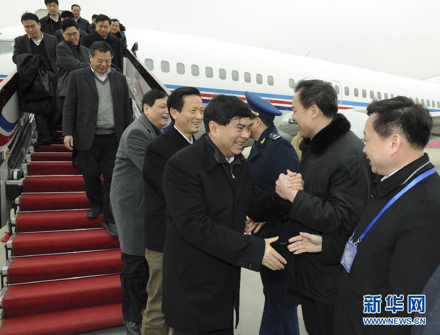 （两会）（1）江西代表团抵京