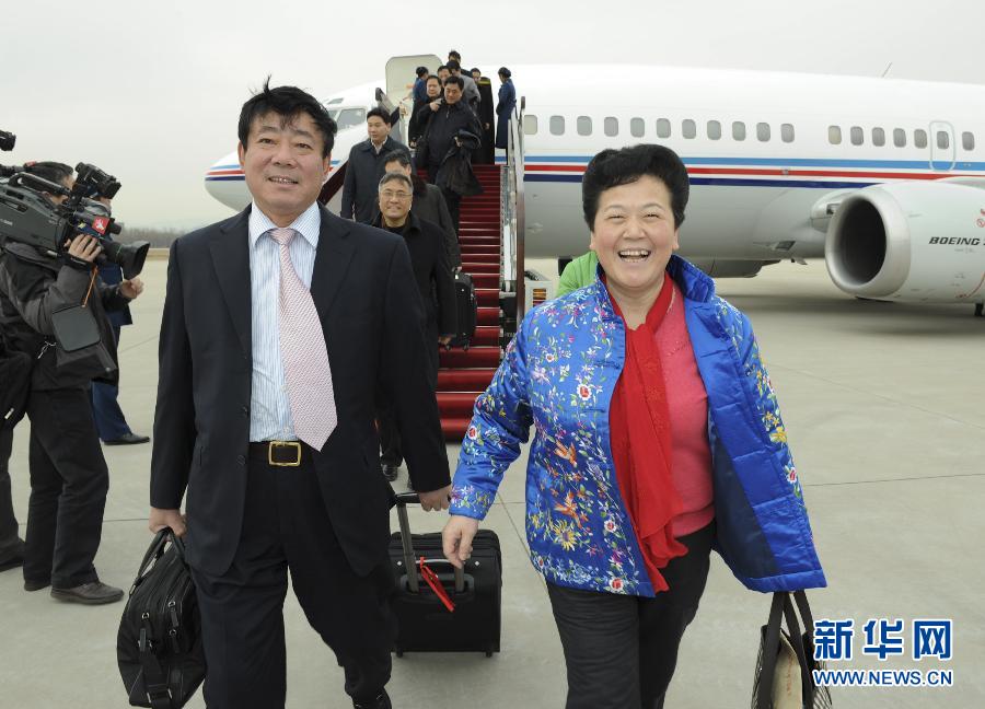 （两会）（2）江西代表团抵京