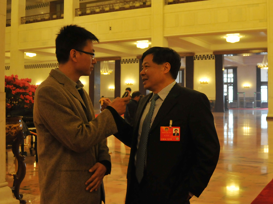 全国政协委员、财政部副部长朱光耀接受新华网