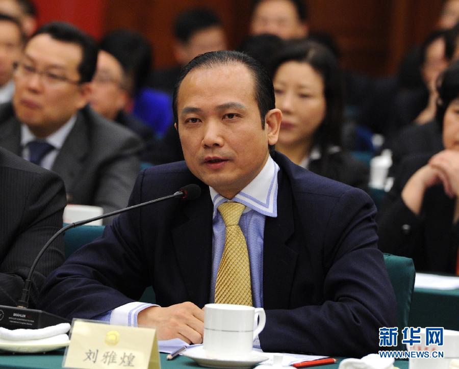 （两会）（1）港澳地区委员共谋发展